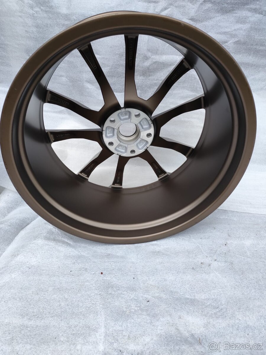 23" LAMBORGHINI URUS DISKY 23" - 7