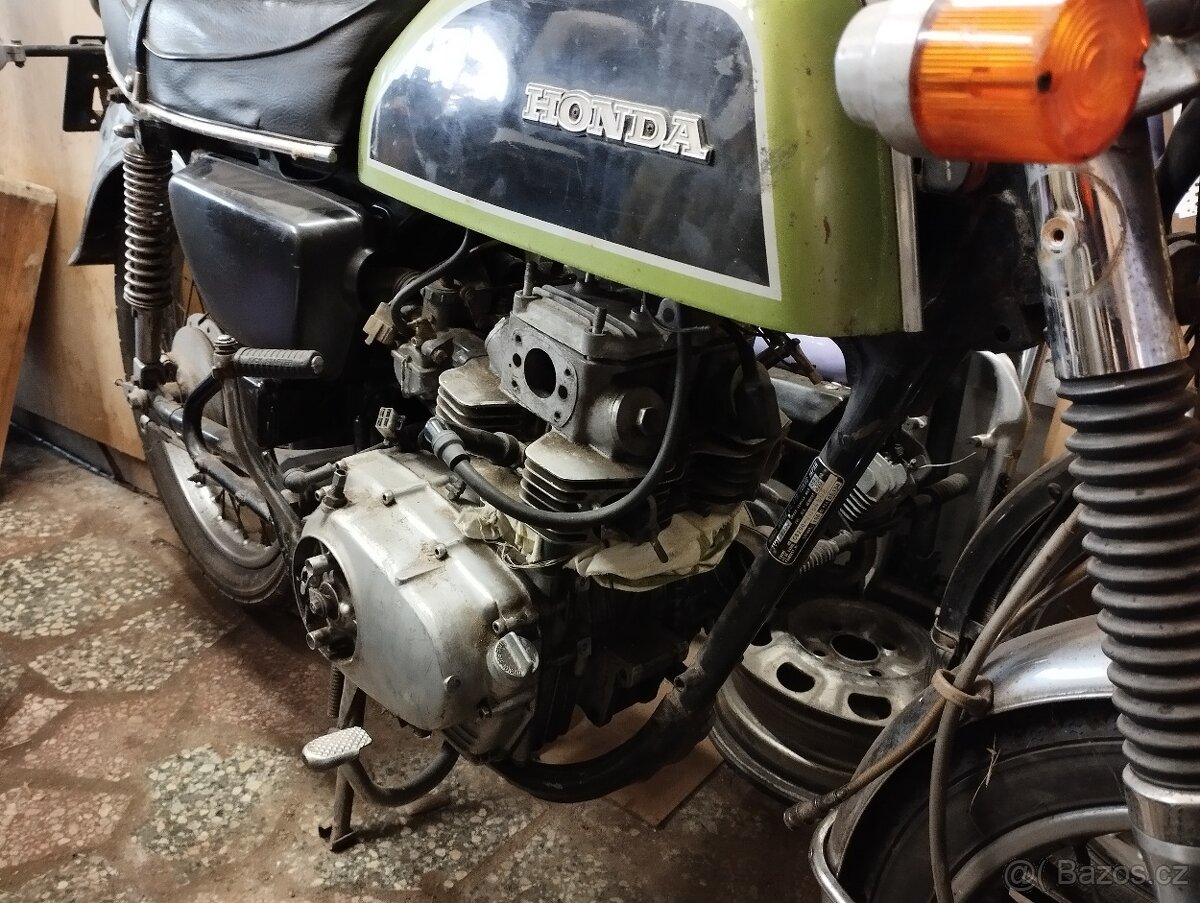 Honda CB 200 - 7