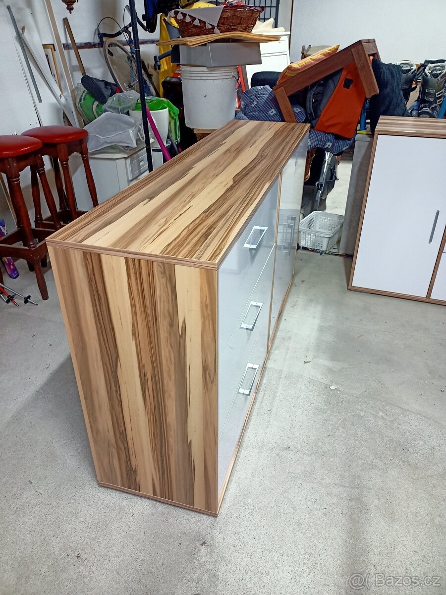 Prodám 2 x hezké moderní komody - 7