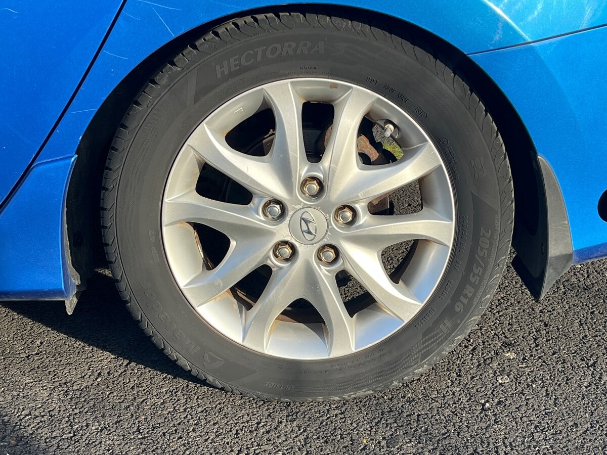 Hyundai I30cw 1,6i 92kw VYHŘÍVANÁ SEDADLA - 7