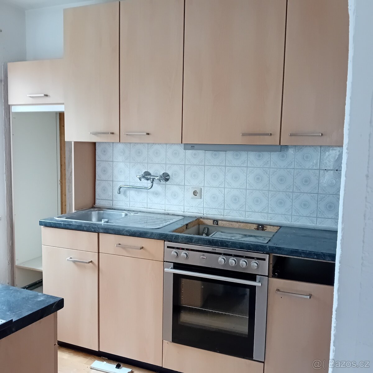 Kuchyňská linka se spotřebiči - 7