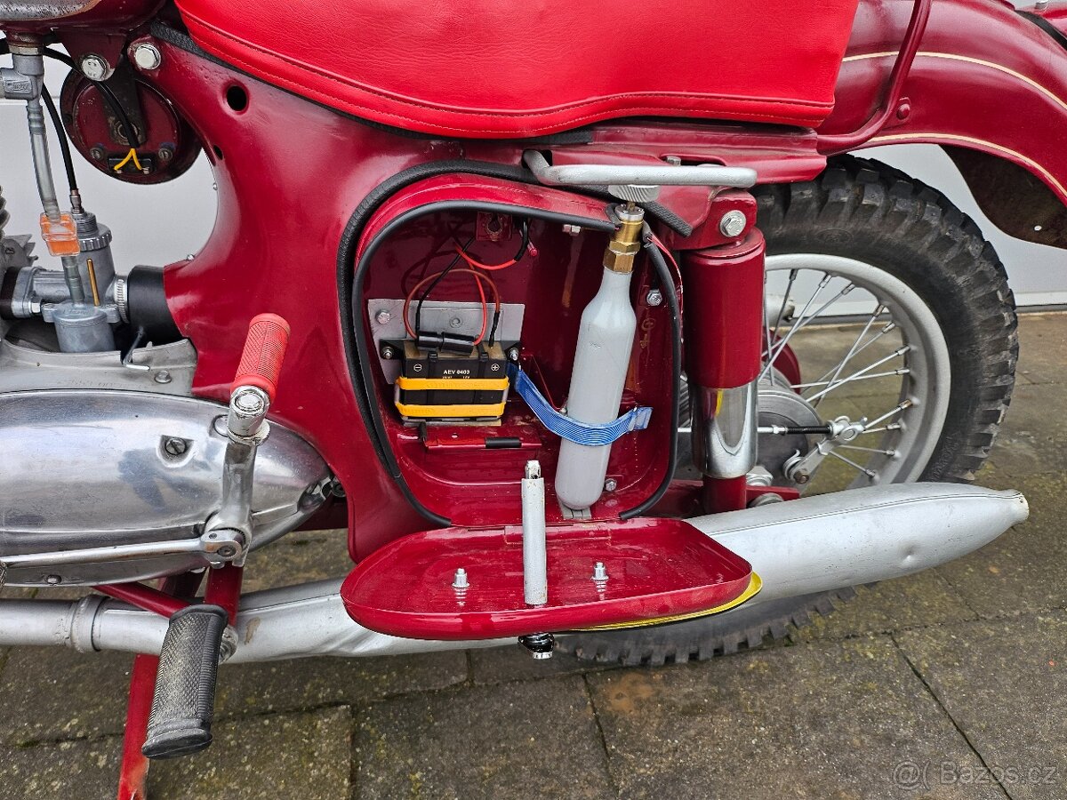 Jawa 250 553 libeňák - 7