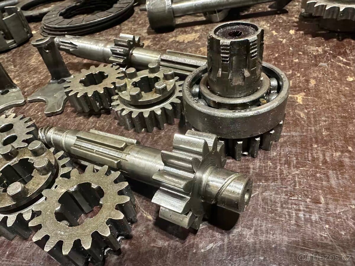 Predám komplet prevodovka JAWA 250 350 v dobrom stave - 7