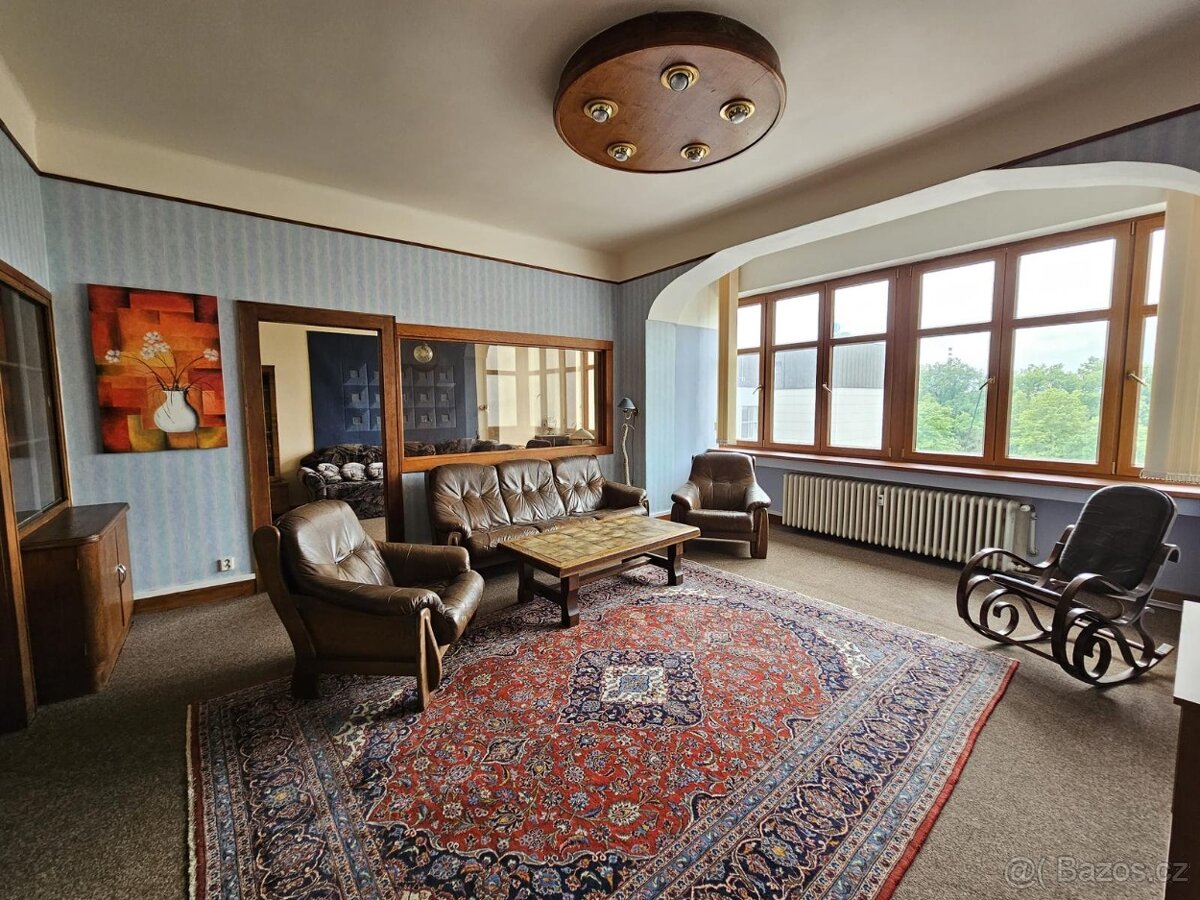 Elegantní prvorepublikový byt k pronájmu 140 m2 – Americká t - 7