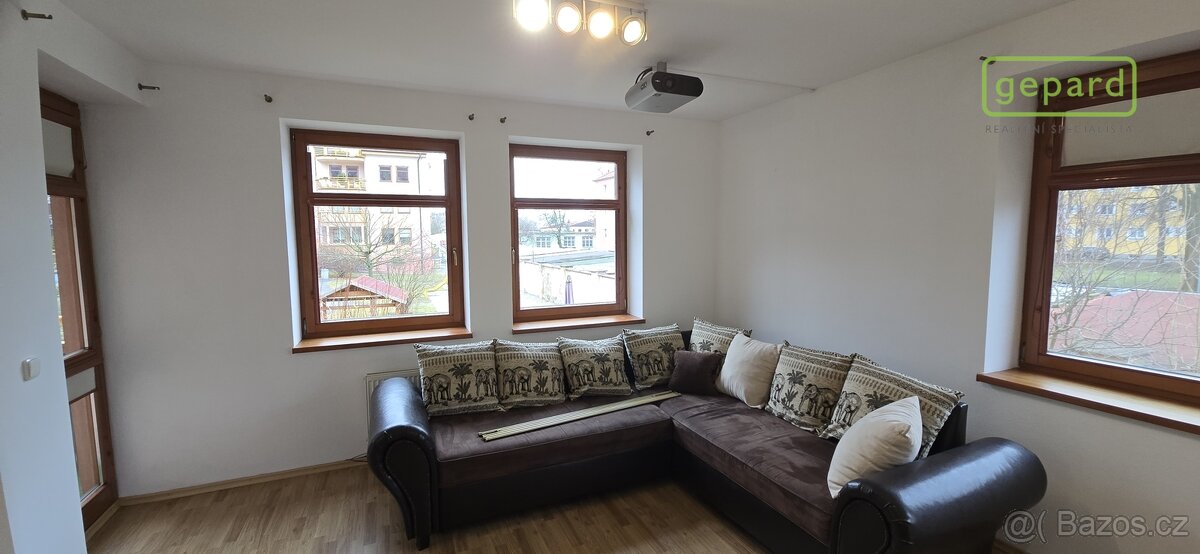 Pronájem zděného bytu s lodžií o dispozici 2kk - 7