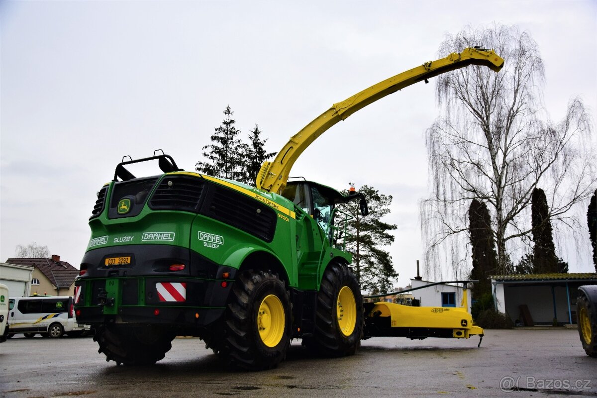 sklízecí řezačka John Deere 9700 - 7