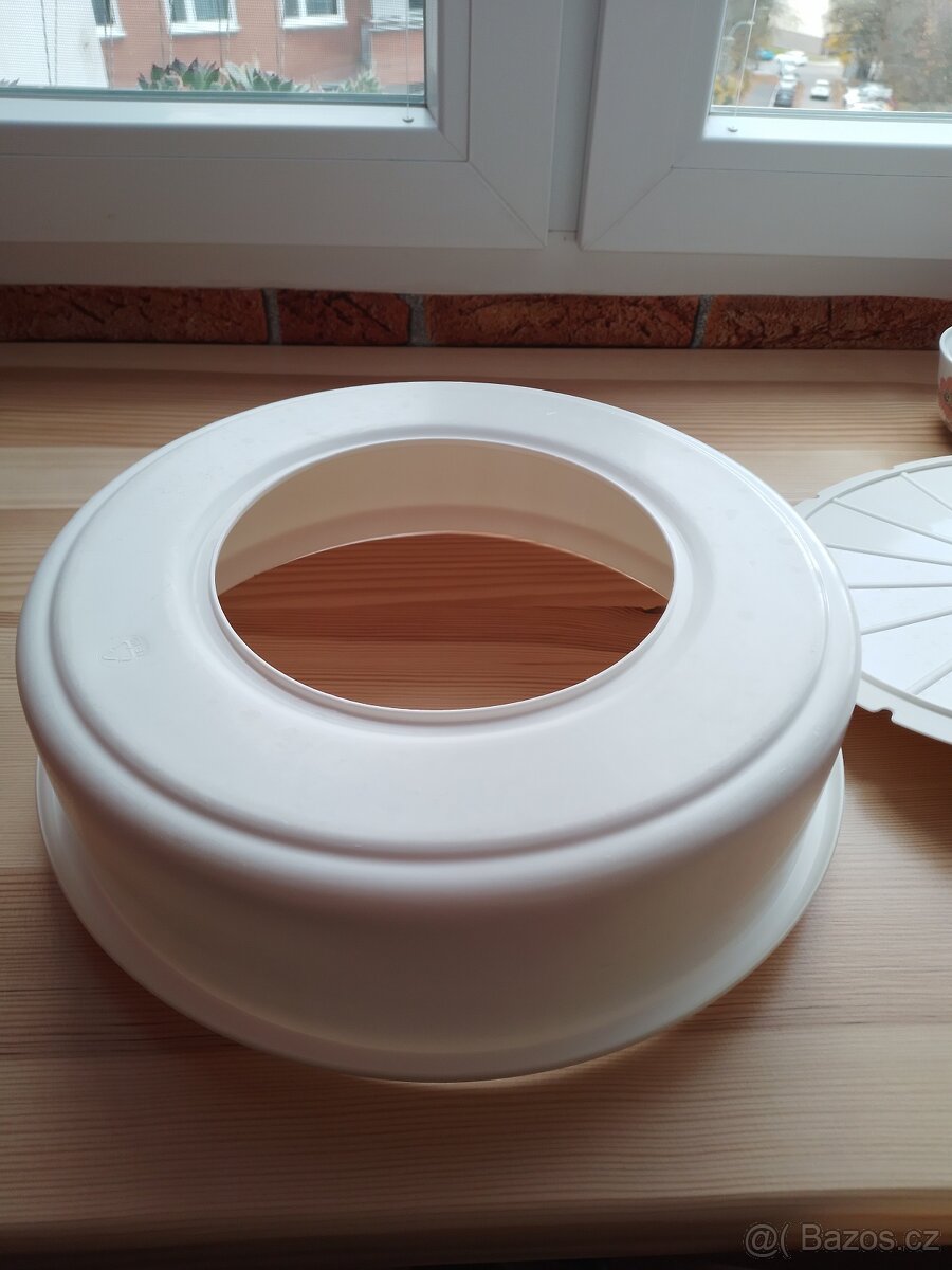 vintage doza,vintage velká krabice na dort,vintage cedník,vi - 7