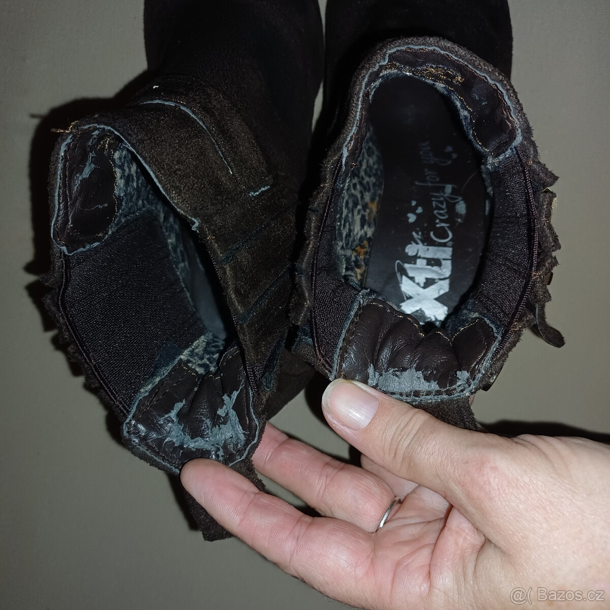 Hnědé kotníkové boty - 7