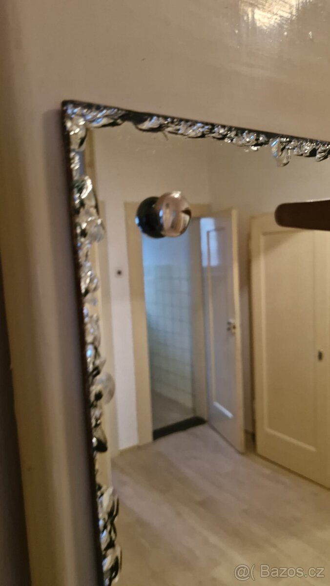 PŘEDSÍŇOVÁ STĚNA - 20,30 LÉTA - 7