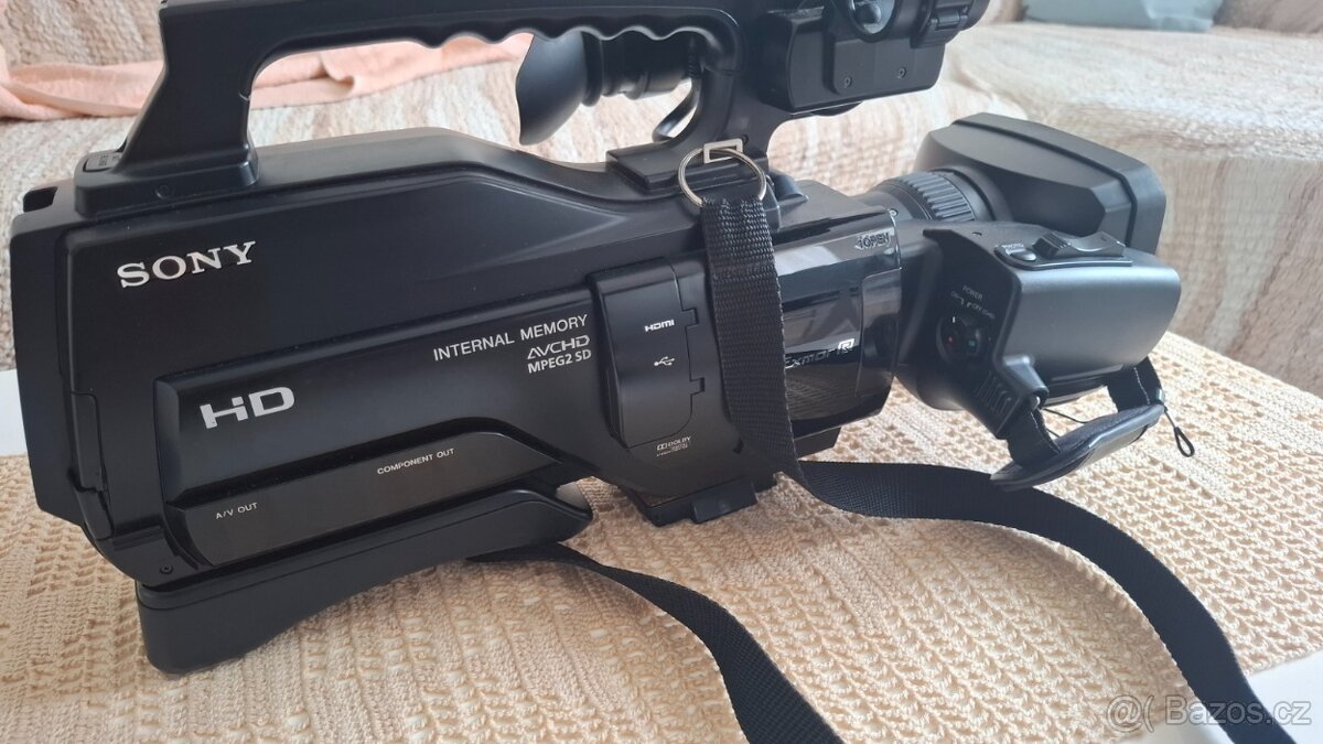 Sony HXR-MC2000 - 7