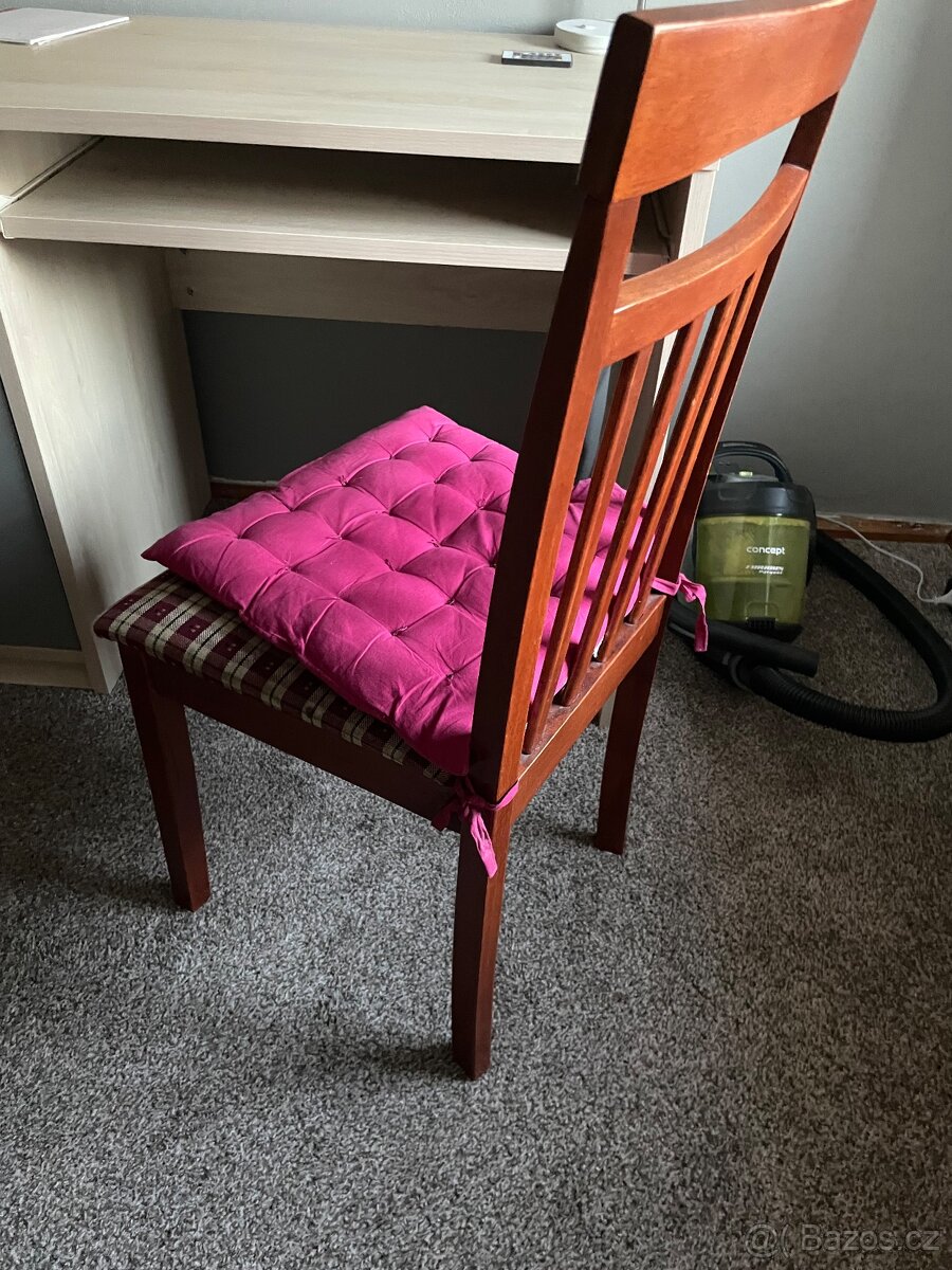 Jídelní stůl + židle - 7