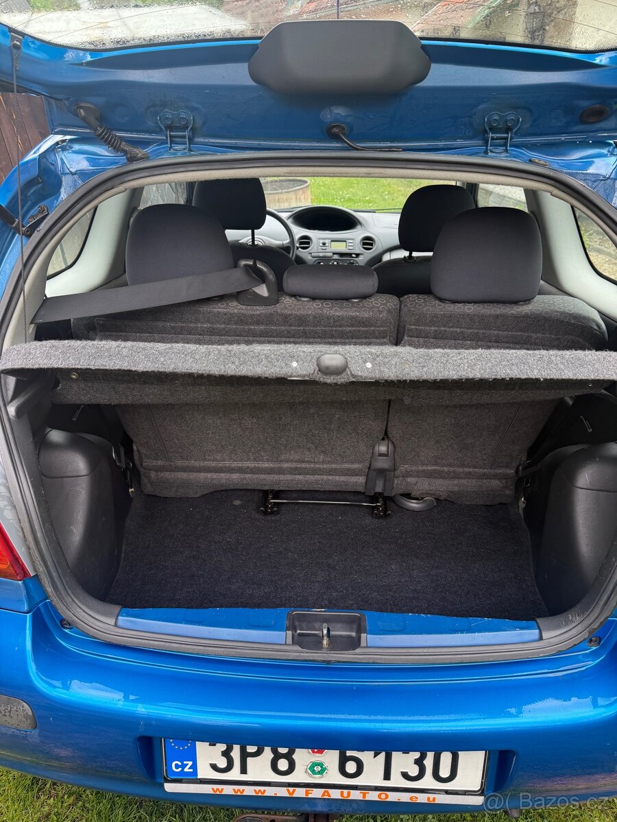 Toyota Yaris 1.0 rok 2003 - 7
