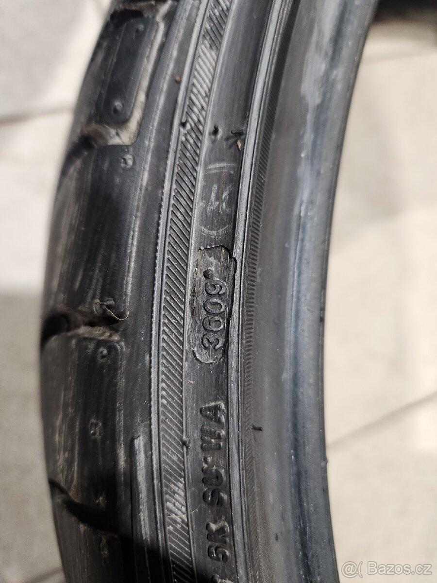 Pneu 235/35 R20 - 7