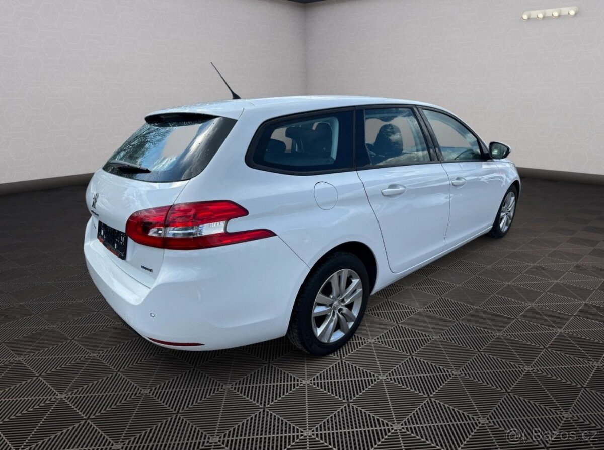 prodáváme Peugeot 308 1.2 Turbo 81kw - 7