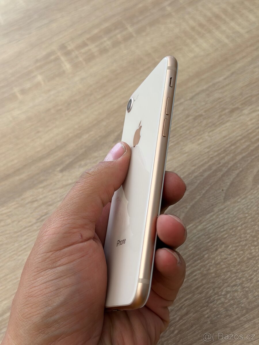 iPhone 8 64GB (nová baterie) - 7