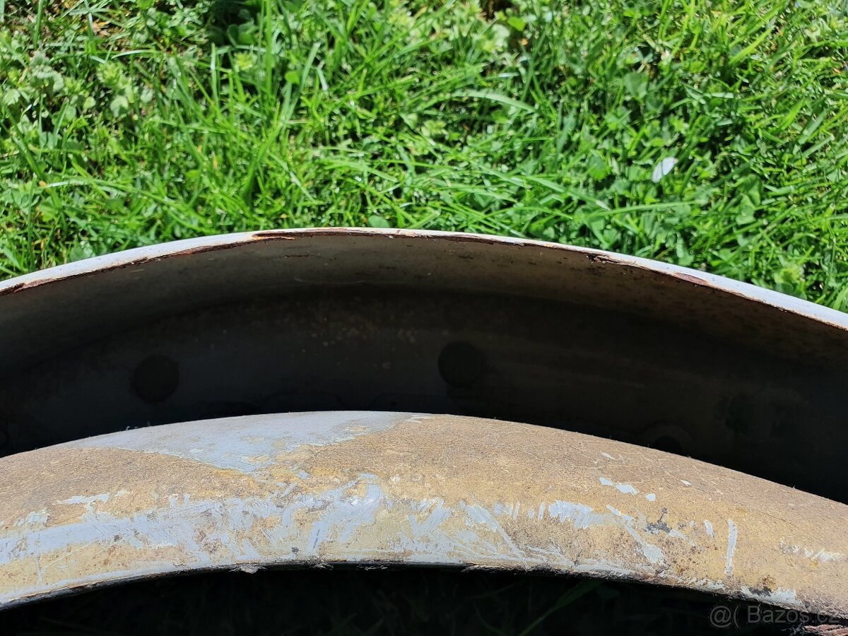 Mercedes W124 pravý zadní blatník kombi - 7