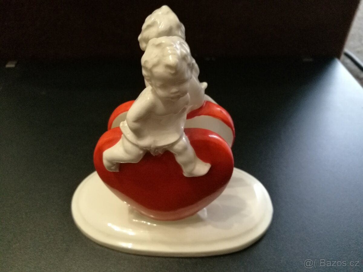 prodam dve porcelanove figurky putto se srdickem - 7