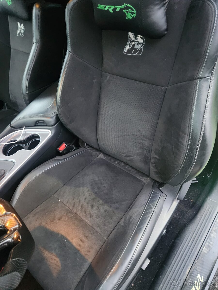 Dodge Challenger SRT 6,4 HEMI scat pack - 7