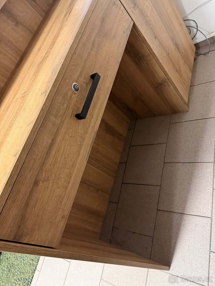 Kadeřnická stena (2x) + recepce - 7