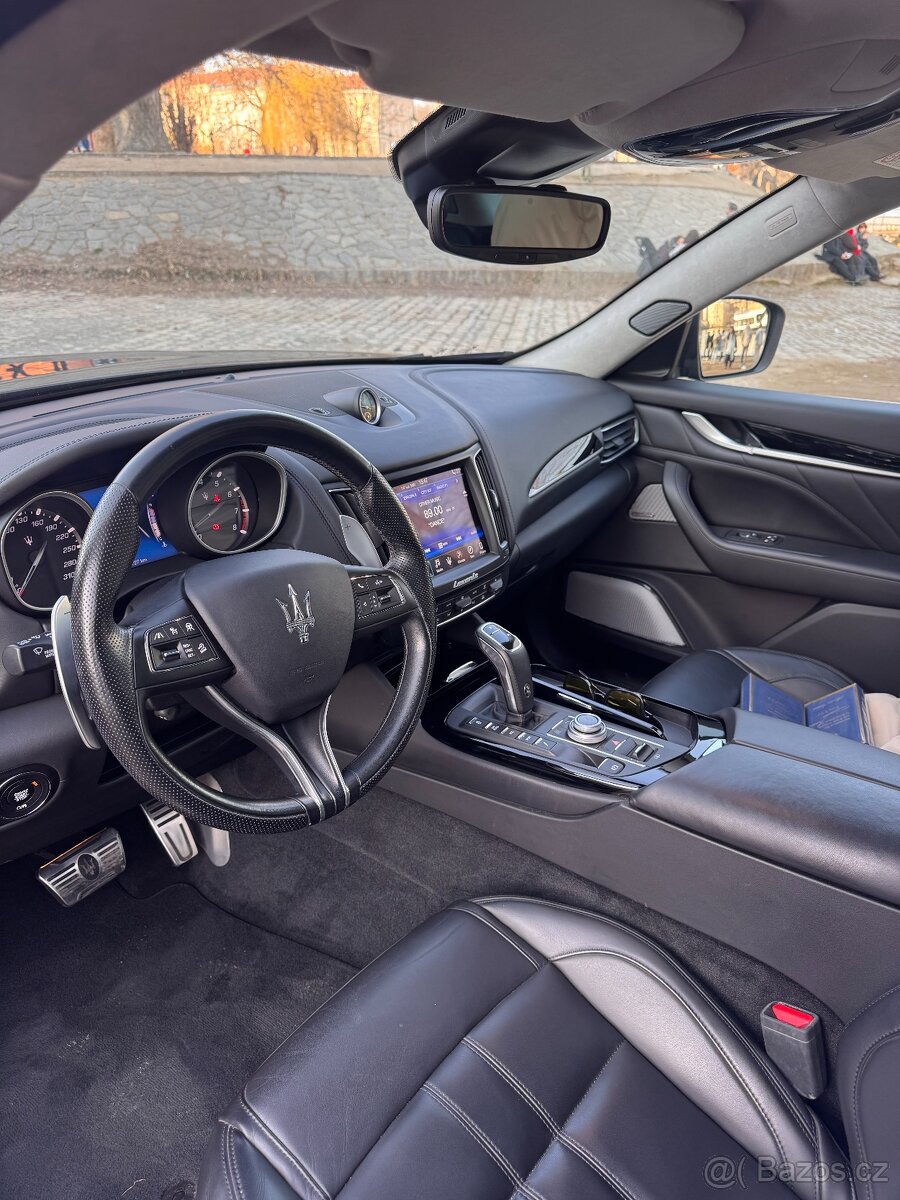 Maserati LEVANTE - 7