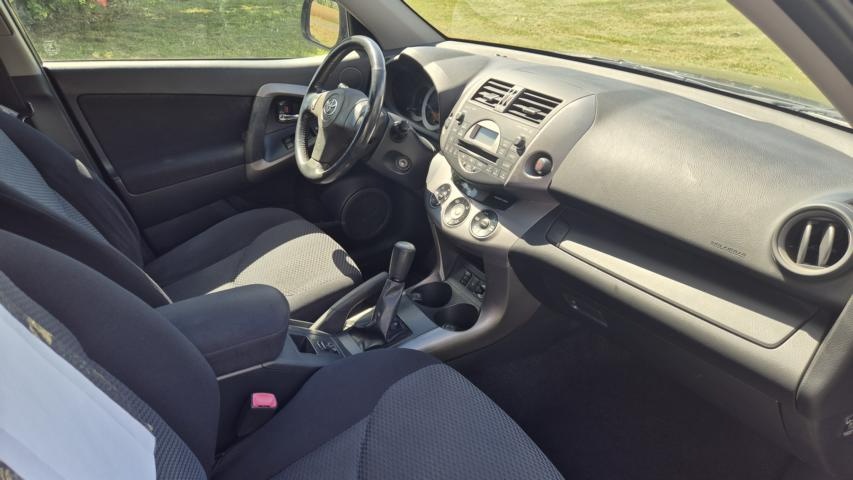 Prodám Toyota Rav4 2.0I 112KW - 4X4 - 7