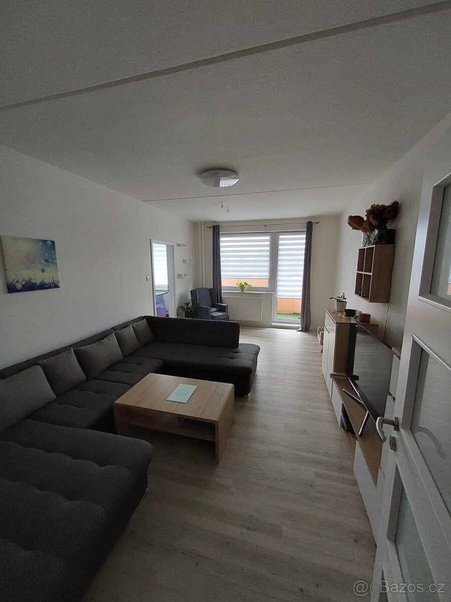 Prostorný byt 4+1 s lodžií- 85m², OV - 7
