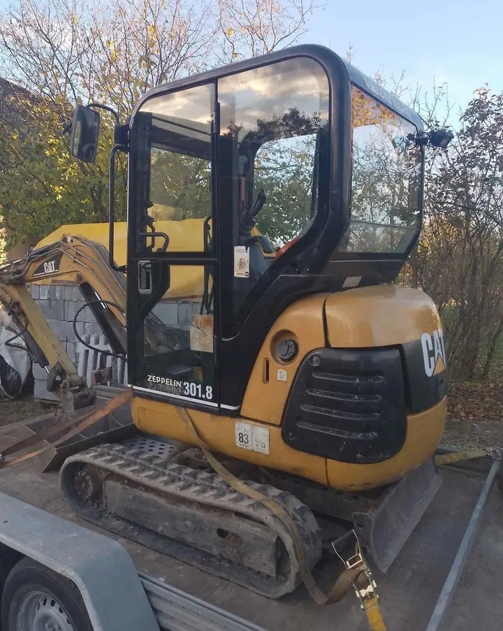 Caterpillar 301.8 pásový bagr - 7