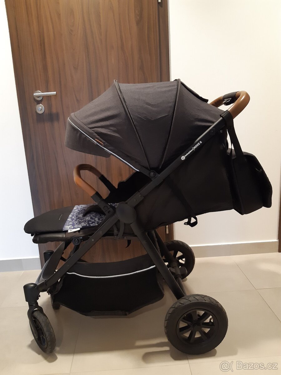 Sportovní kočárek Petite&Mars Move II AIR - 7