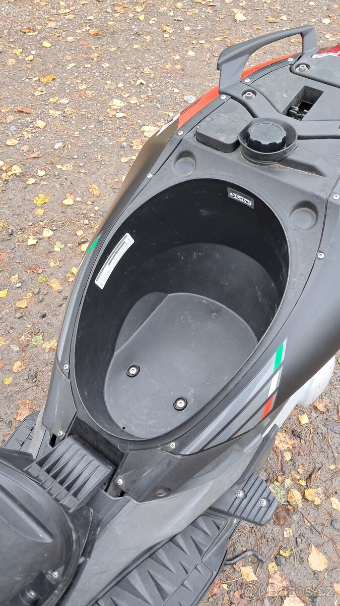 Aprilia SR 50 R 2018 - 7