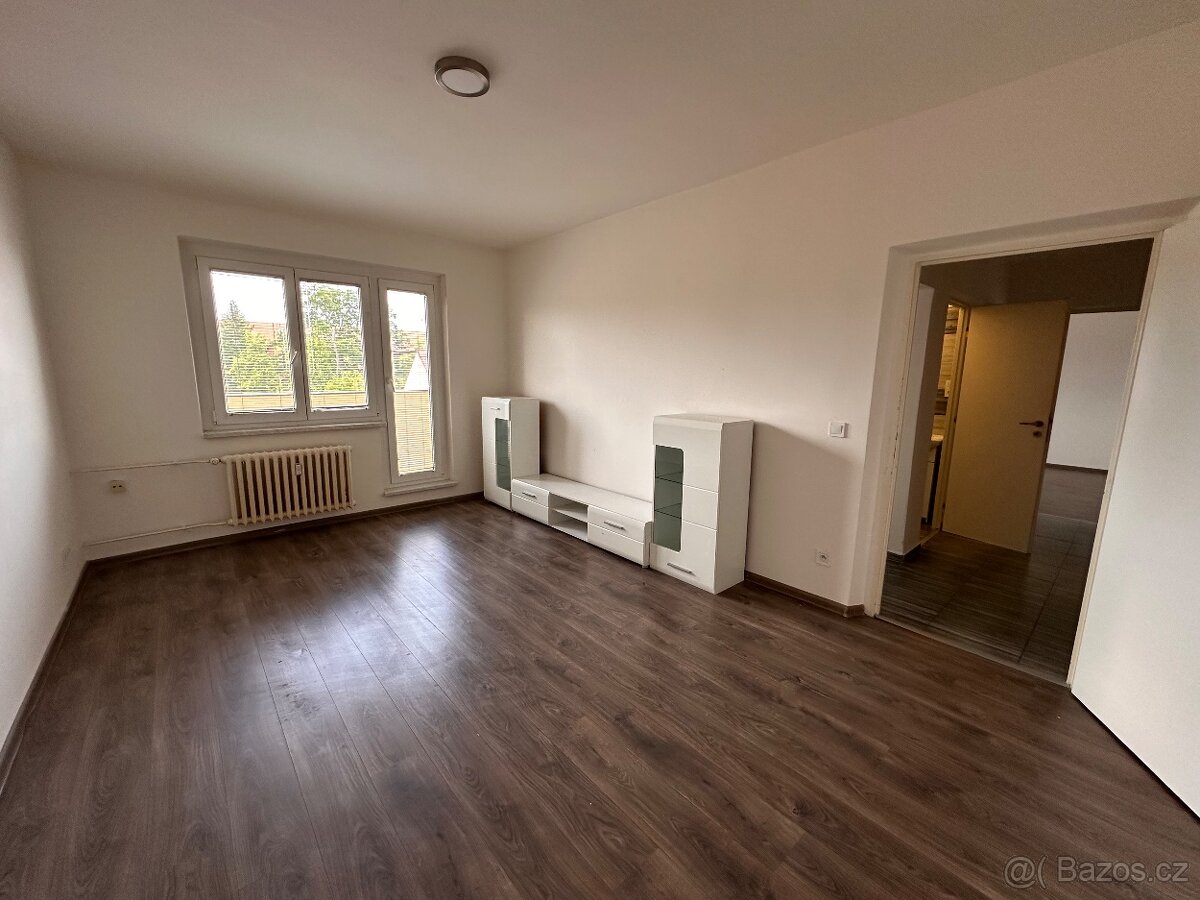 Pronájem bytu 2+kk s balkonem - 7