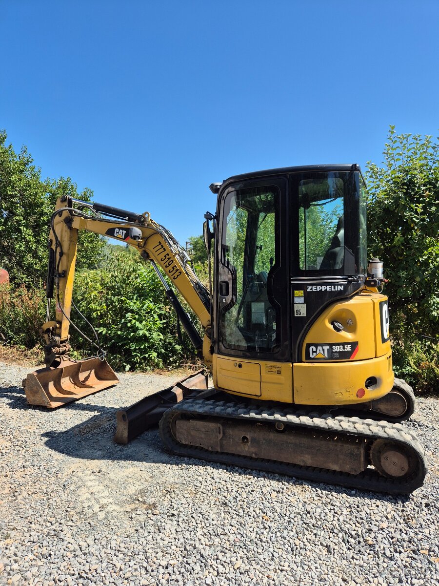 Minibagr CAT 303.5 CR - 7