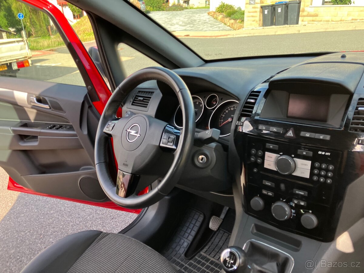 Opel Zafira B 1.8 16V Cosmo, 7 míst, 2xKola, výbava - 7
