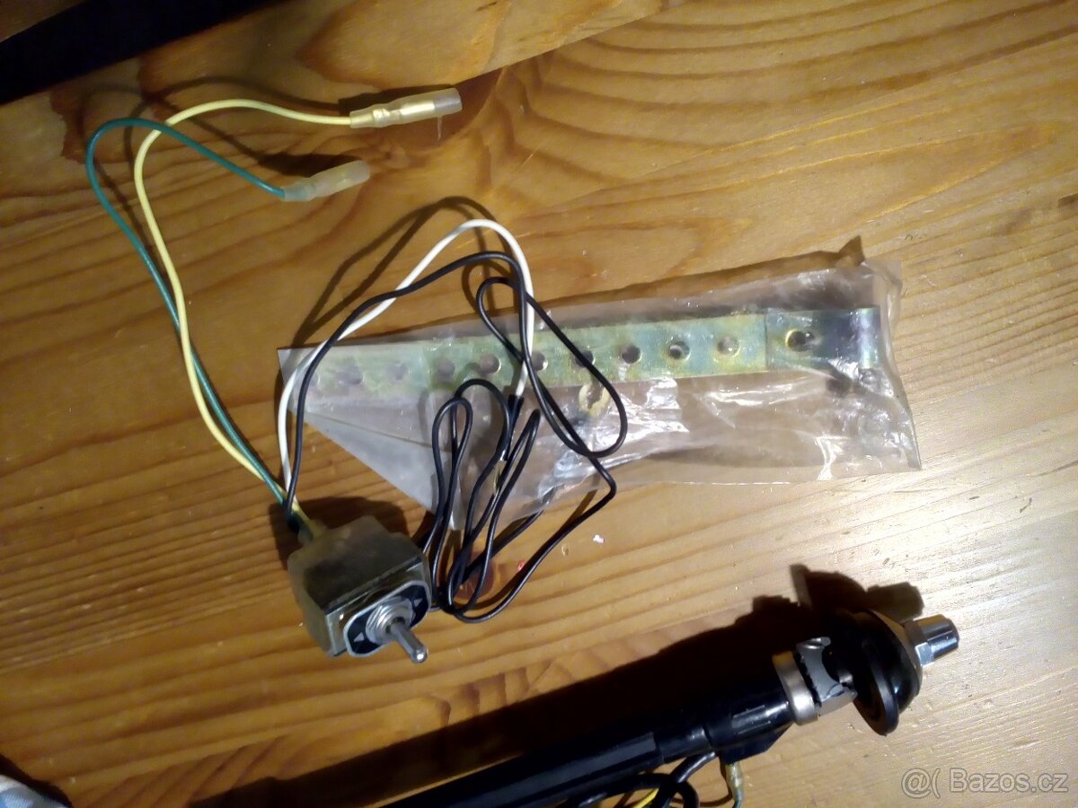 Anténa elektricky vysouvací na auto, dobová nepoužitá - 7