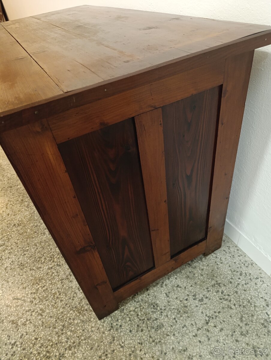 Starožitná komoda, nábytek z masívu, Nábytek s příběhem - 7