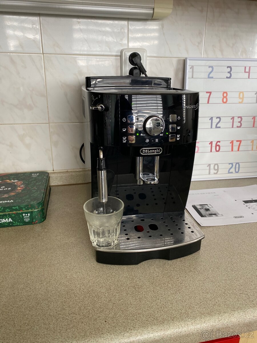Kávovar Delonghi Magnifica S - 7