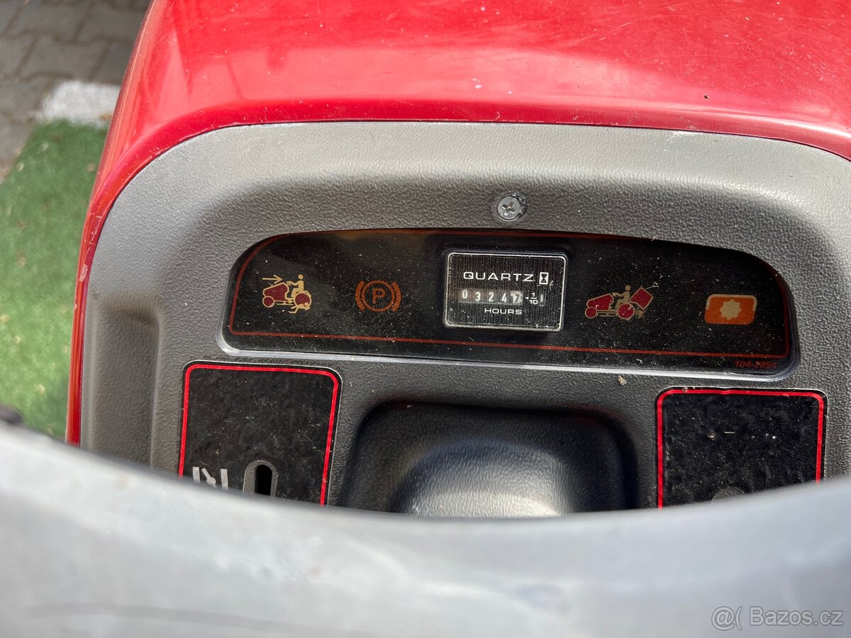 Traktor Toro Wheel Horse - 7