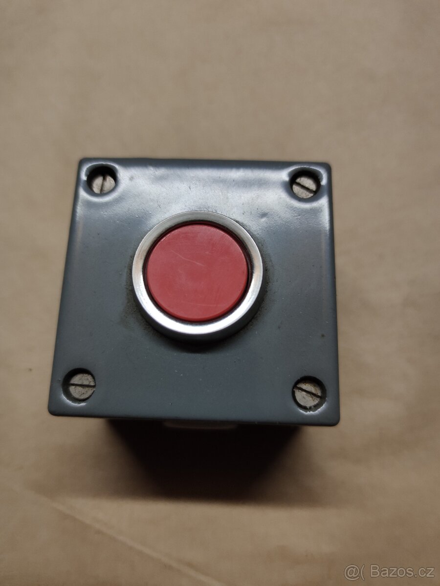 Zásuvky, zástrčky - 7