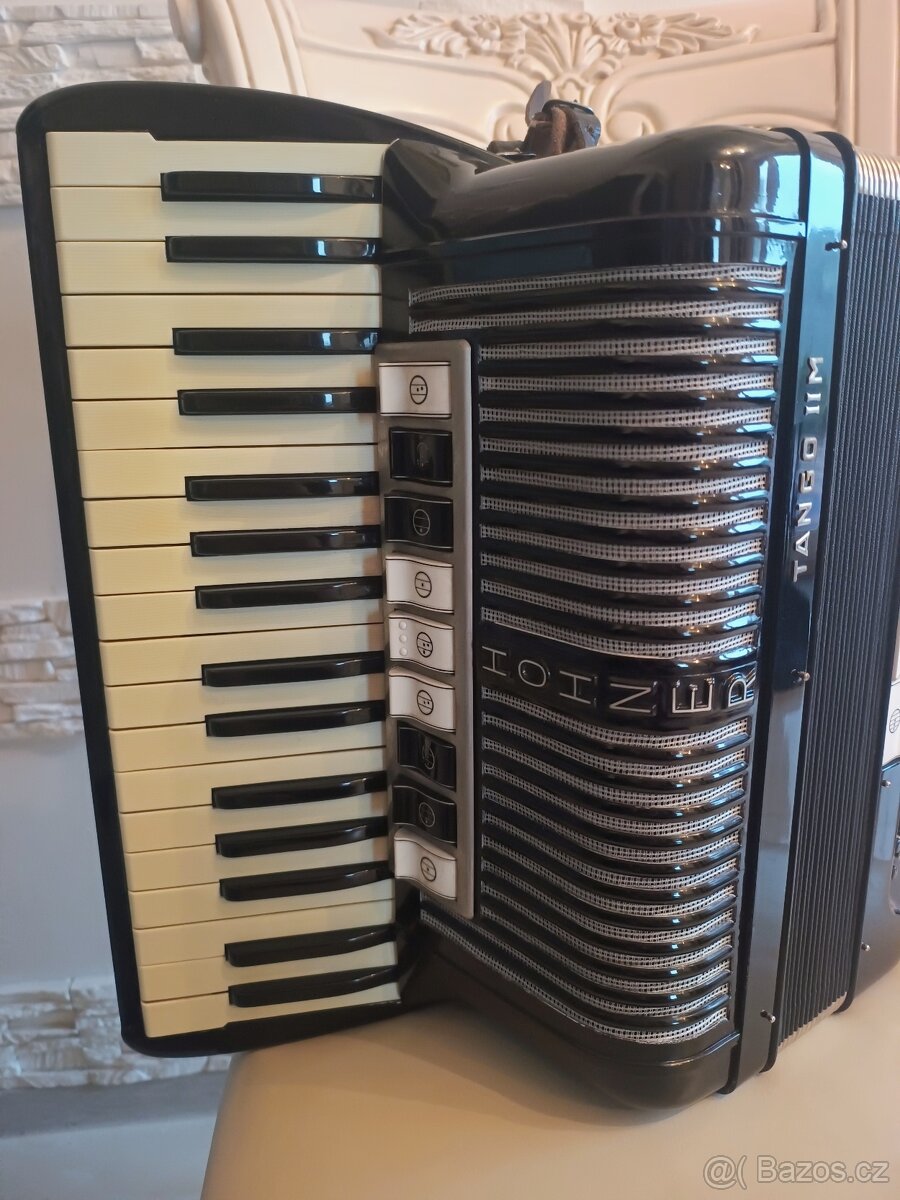 Opravář prodává akordeon Hohner 96 basů - 7