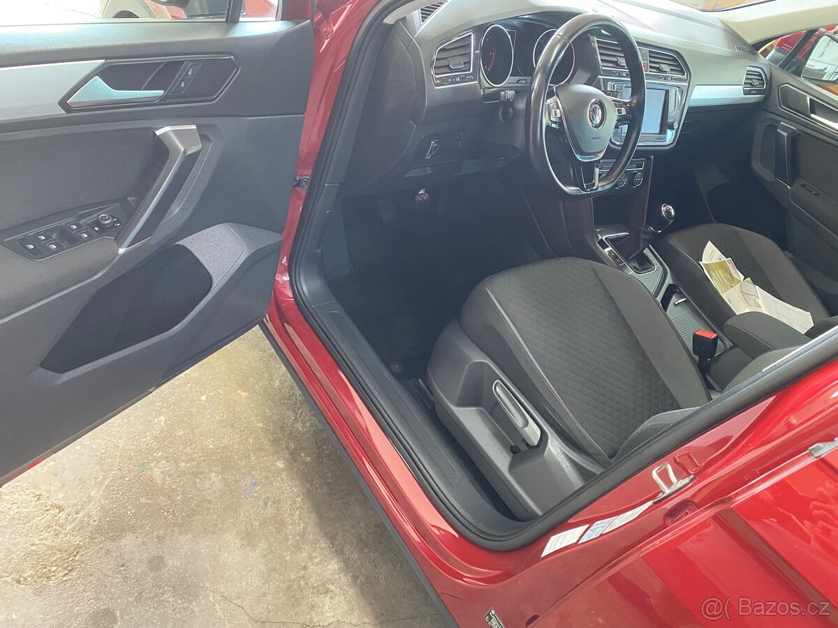 Volkswagen Tiguan 2.0 - 7