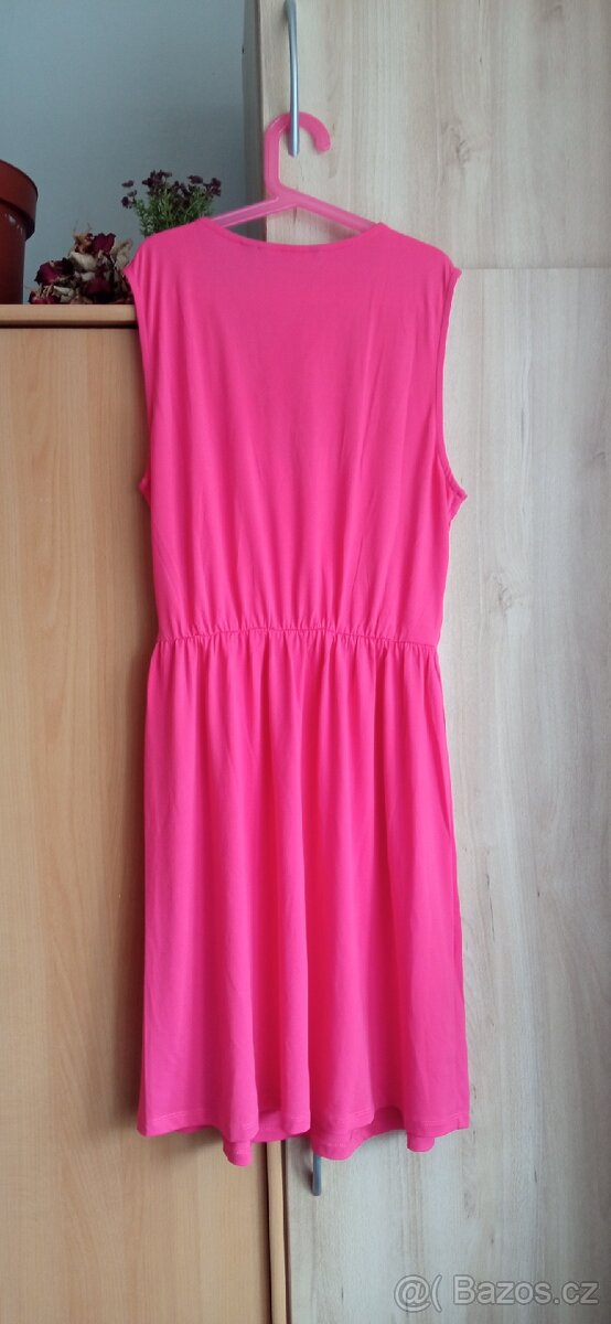 RŮZNÉ ŠATY VÝBĚR V GALERII KUS 50KČ - 7