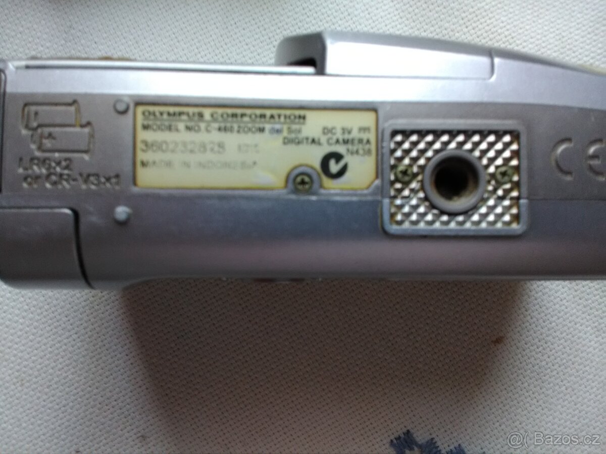 Prodám starší fotoaparát OLYMPUS - 7
