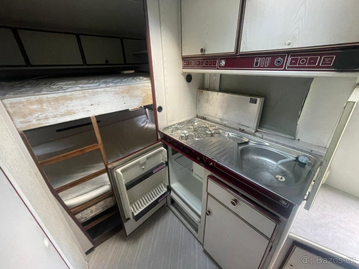 Knaus Sudwind 490, předstan, palandy, WC, STK - 7