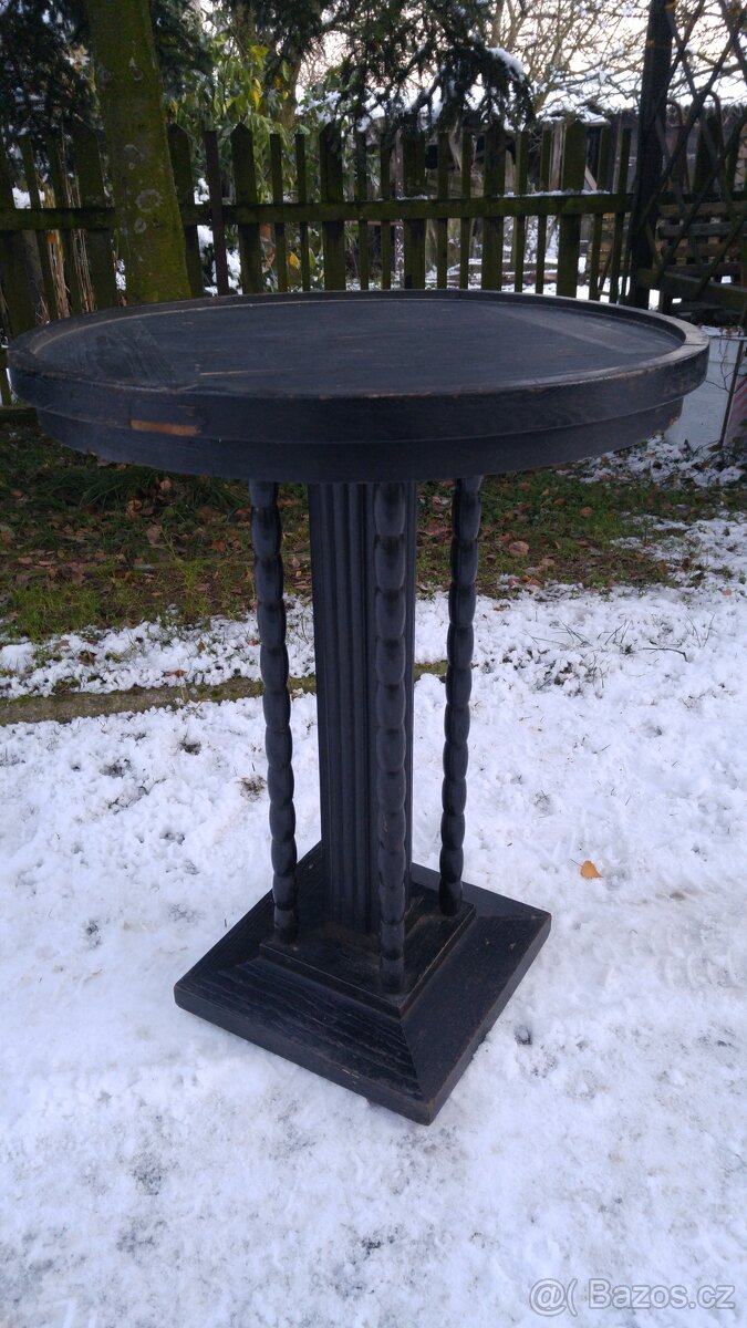 Starý kulatý stolek - 7