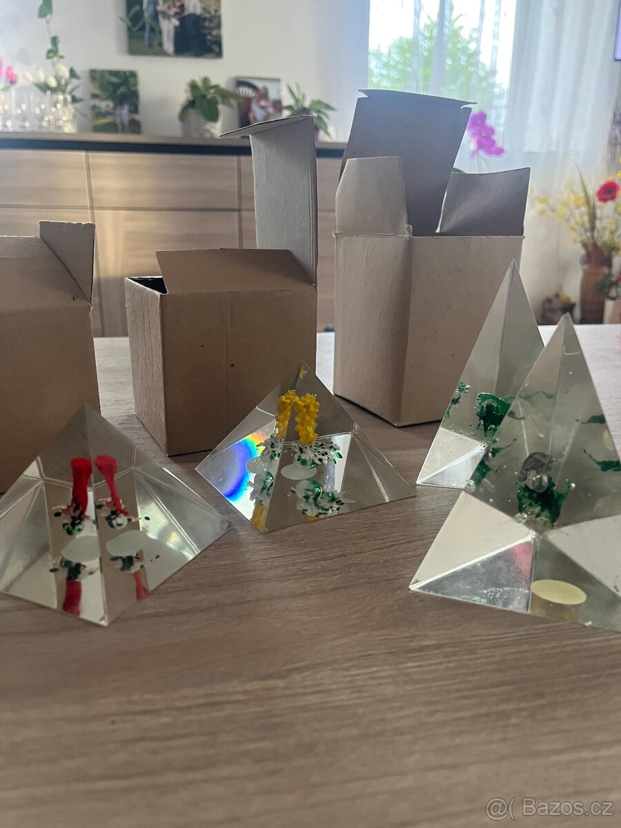 Skleněné dekorativní pyramidy - 7