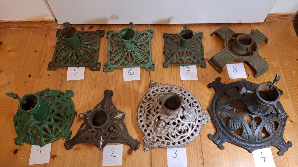 STARÉ VÁNOČNÍ LITINOVÉ STOJÁNKY 8 kusů - 7