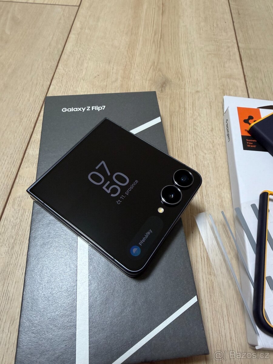 Samsung Galaxy Z Flip 7 + Kryt Spigen - 7