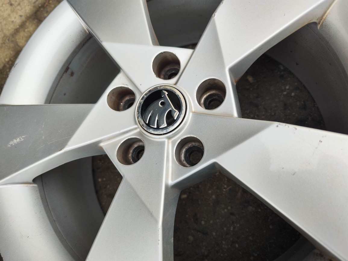 17"alu sada Denom 5x112 origo Škoda Octavia 3 Golf 7 - 7