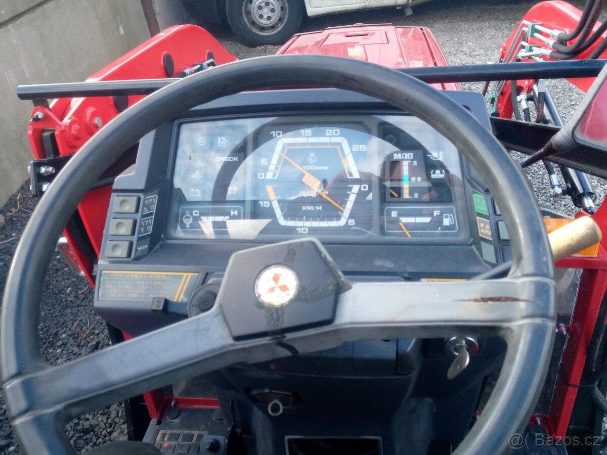 Mitsubish MT 22 s nakladačem - 7
