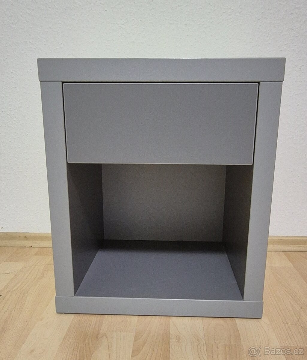 Rozkládací postel + noční stolek - 7