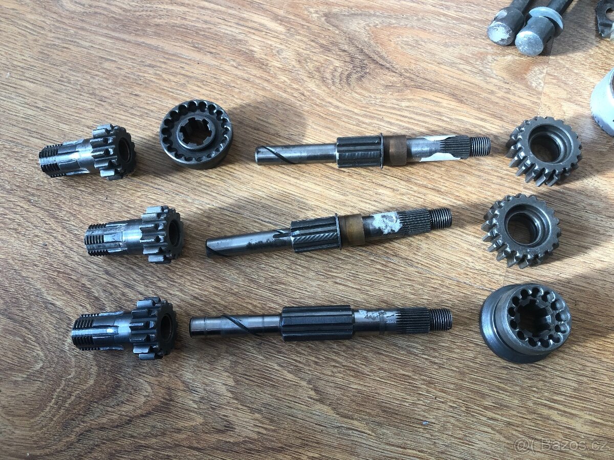 Prodám náhradní díly na jawetta 551 a Stadion S 11 a S 22 - - 7